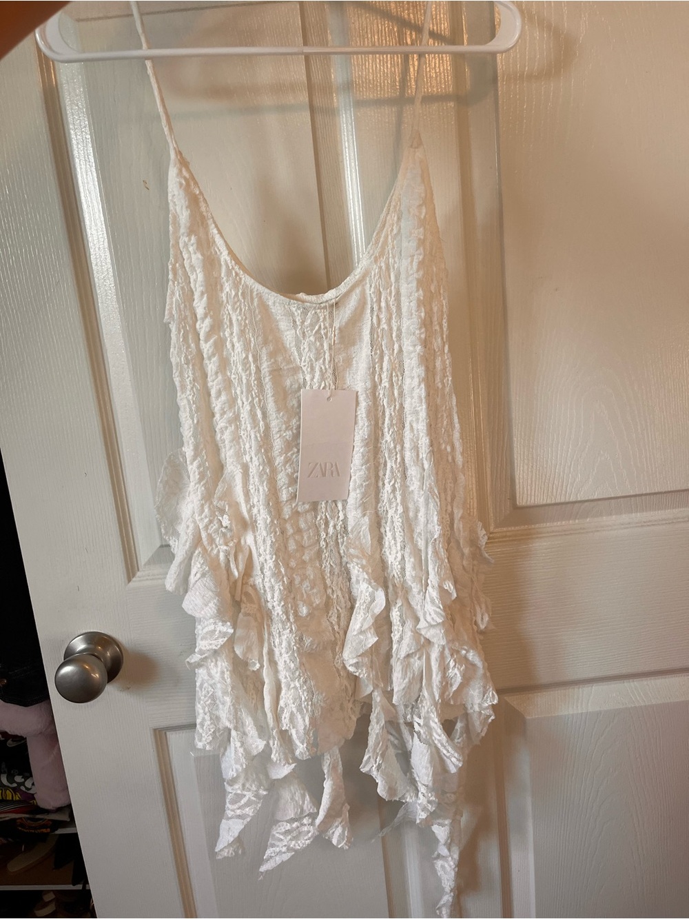Zara White Textured Ruffle Tank Top - Picture 2 of 2